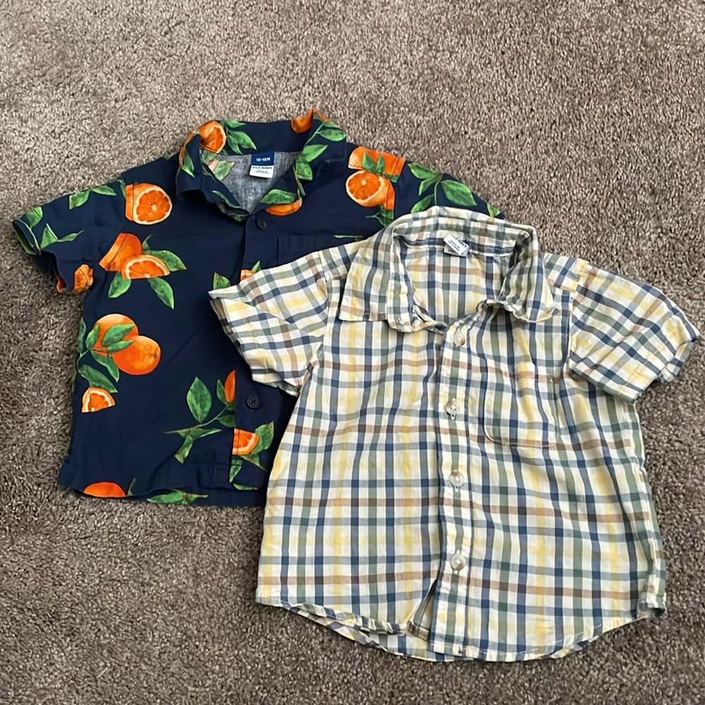 Old Navy Button Down Shirts Size 12-18 months (Set of 2)